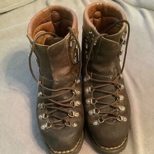 Thom McAn Men’s Brown Leather Round Toe Hiking Trail Boots Vibram Size 10